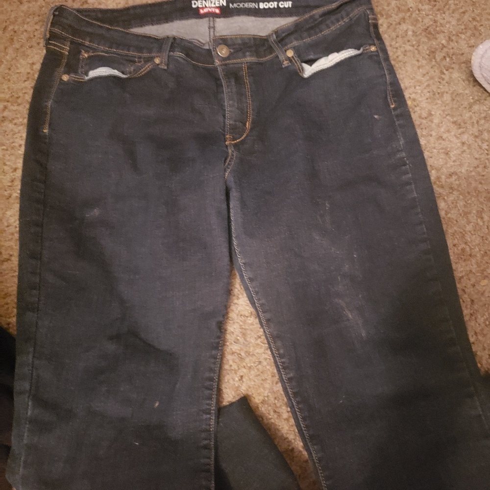 Levi Jean's